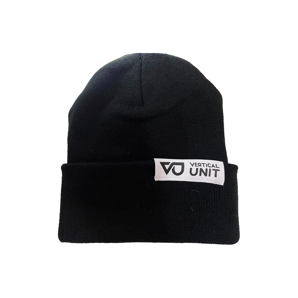 Vertical Unit Beanie in Schwarz mit Logo-Label am Umschlag