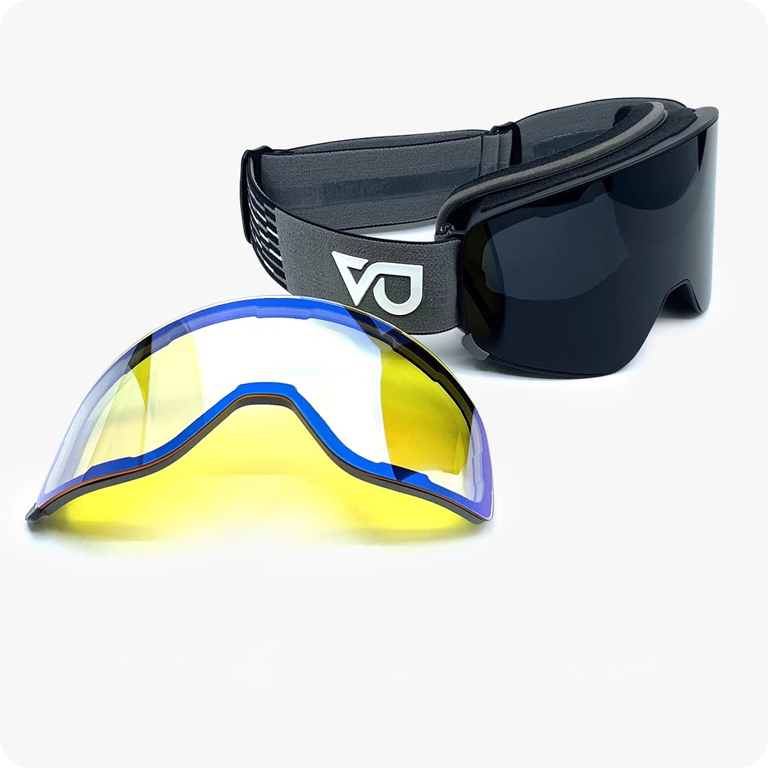 Blaze Skibrille in Schwarz mit gelbem Schlechtwetterglas